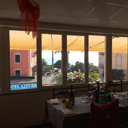 ואראצה Hotel Azzurro מראה חיצוני תמונה