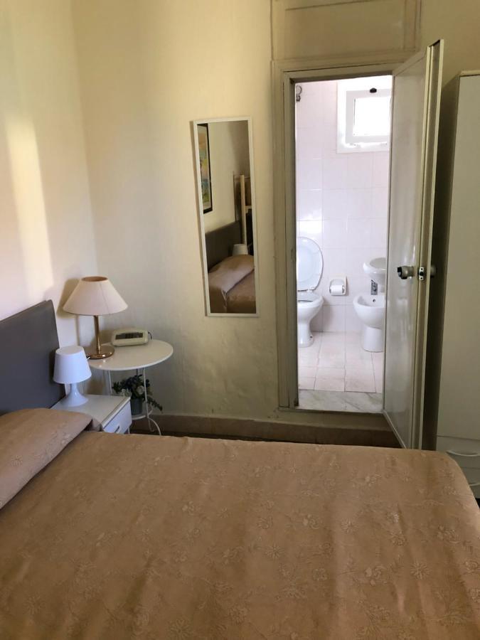 ואראצה Hotel Azzurro מראה חיצוני תמונה