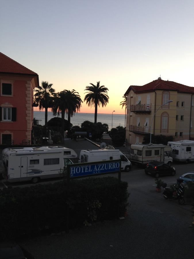 ואראצה Hotel Azzurro מראה חיצוני תמונה