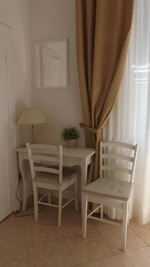 ואראצה Hotel Azzurro מראה חיצוני תמונה